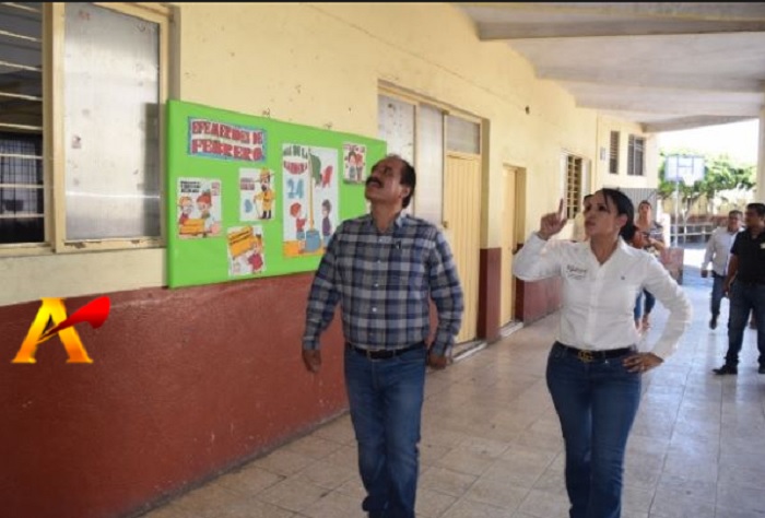 Michoacán: Funcionaria Estatal Presume Cinturón Gucci De 17 Mil Pesitos