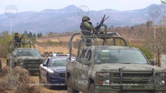 Arrestan a dos jóvenes por agredir a militares con armas largas