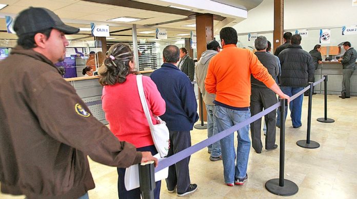 Bancos suspenden labores este lunes