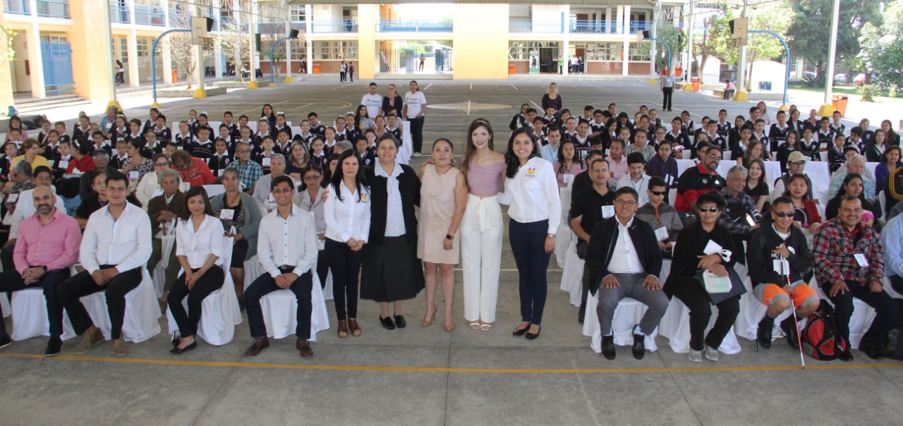Uruapan, primer municipio del país en recibir talleres del IFT “Alfabetización Digital”