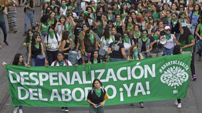 Mujeres que aborten podrían ir a la cárcel en Nuevo León