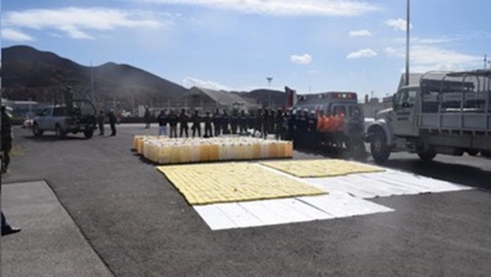FGR obtiene vinculación a proceso contra 15 hombres tras aseguramiento de cocaína en el Mar de Cortés