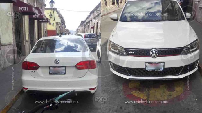 Encuentran en Morelia auto con reporte de robo con violencia en Estad de México