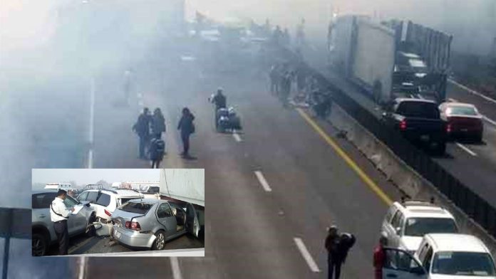 Carambola entre 15 vehículos deja tres muertos y 17 heridos en Veracruz