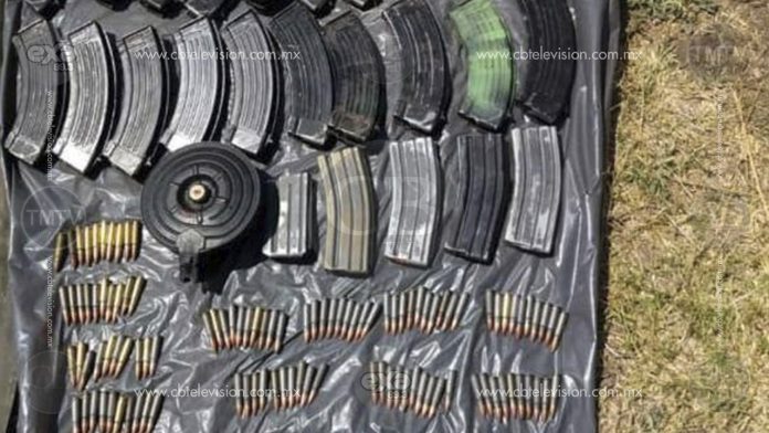 Abandonan dos camionetas robadas con cinco armas largas en Buenavista