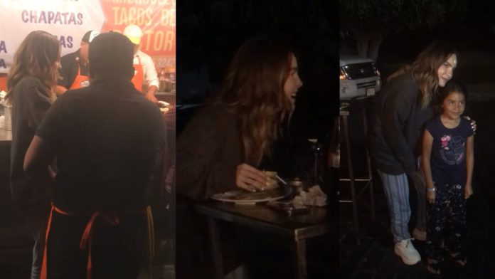 Captan a Belinda comiendo tacos en la calle