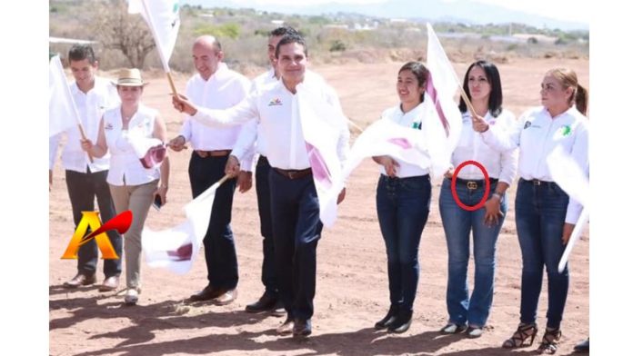 Michoacán: Funcionaria Estatal Presume Cinturón Gucci De 17 Mil Pesitos