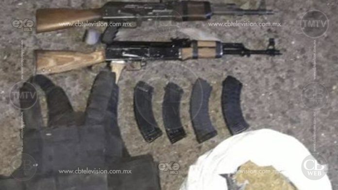 Detienen a dos hombres con armas largas y droga en Puruandiro