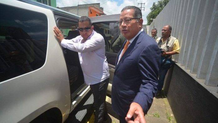 Exoneran a Flavino Ríos de tráfico de influencias y encubrir a Javier Duarte