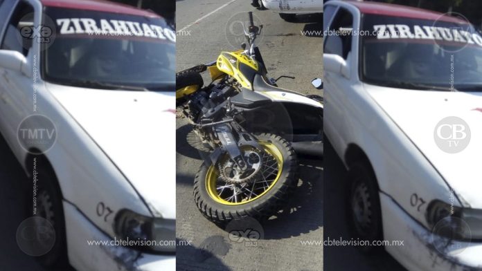 Moto se accidenta con taxi en Zitácuaro