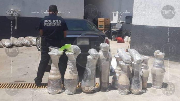 Policía Federal asegura marihuana oculta en jarrones de barro