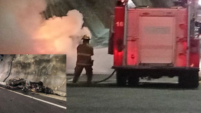 Muere calcinada persona tras chocar contra un muro de contención en Acapulco