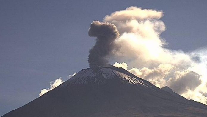 El volcán Popocatépetl registra dos explosiones