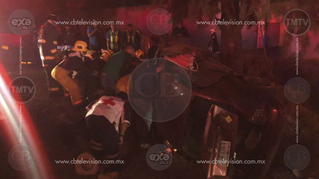 Varios heridos deja volcadura de vehículo sobre carretera de Zacapu