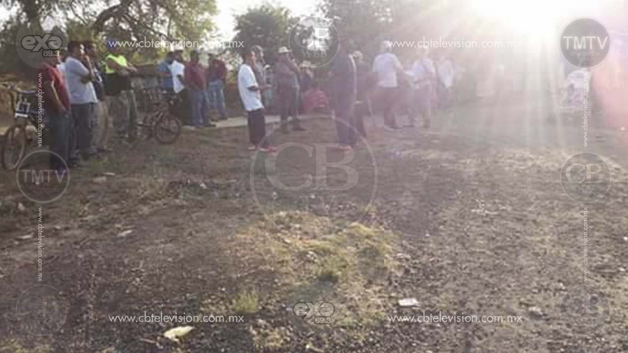 Cortadores de fresa de Chilchota denuncian a empresa por violación de derechos laborales y discriminación