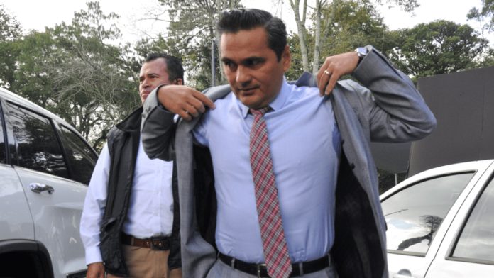 Suprema Corte de Justicia ordena a fiscal desbloquear de Twitter a periodista