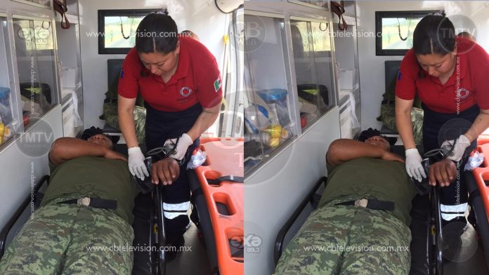 Vuelca camión con militares; hay seis heridos