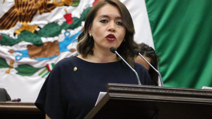 Propone Yarabí Ávila Ley para agilizar juicio político