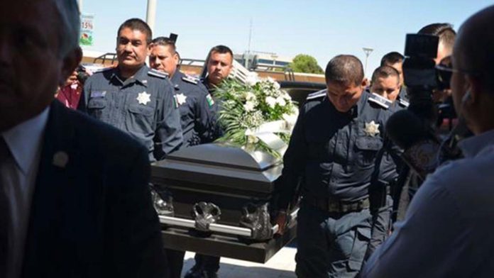 Senador de Morena propone 10 años de cárcel para quienes agredan a policías
