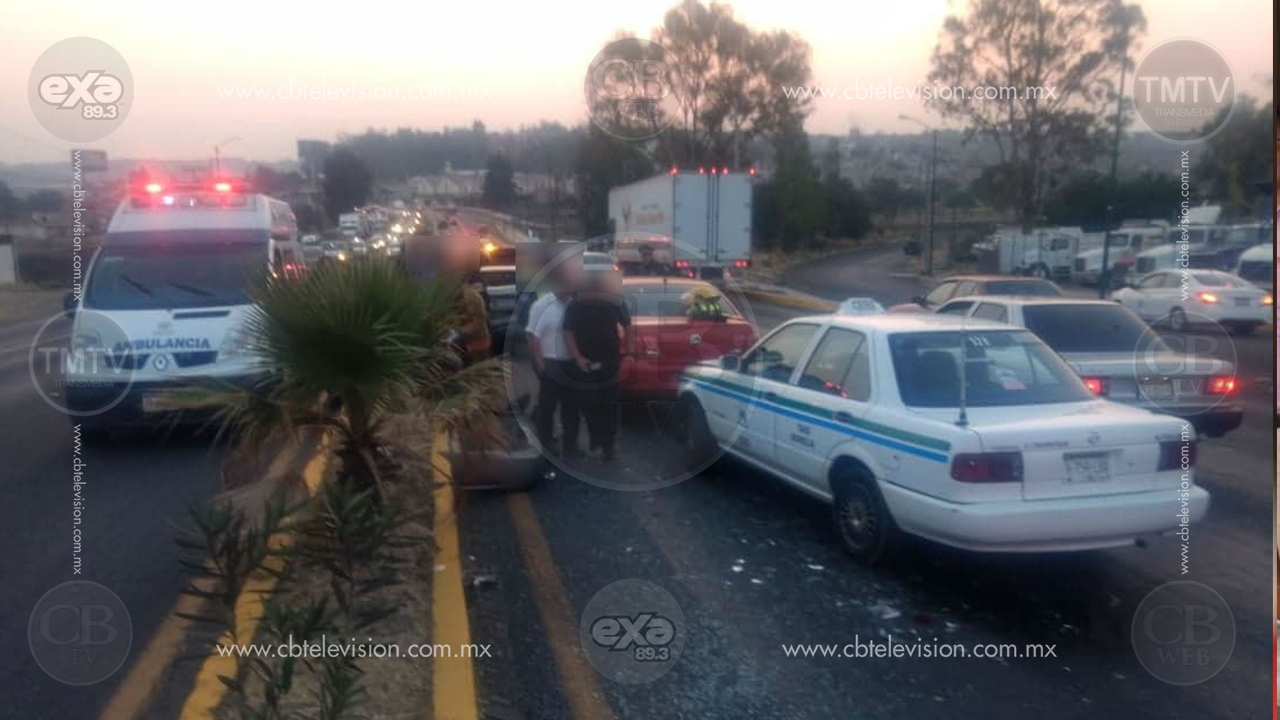 Seis vehículos chocan en la salida Salamanca