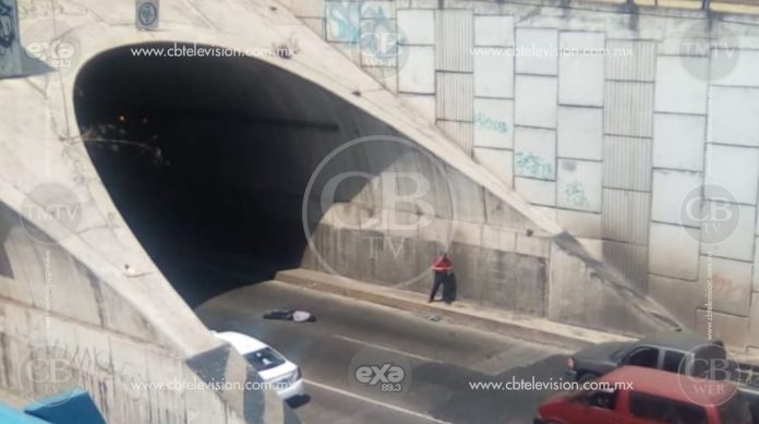 Hombre muere tras aventarse al túnel de salida a Quiroga