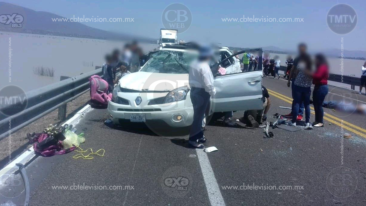 Chofer de camioneta fallece en accidente en la zona del Lago de Cuitzeo