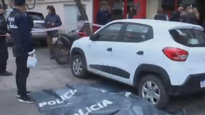 Roba celular y al huir le da un infarto
