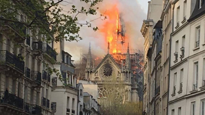 En VIVO: Se registra incendio en la catedral de Notre Dame de París