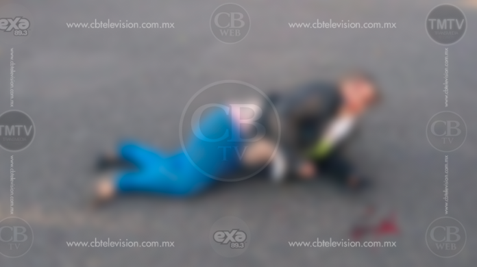 Vehículo atropella y deja malherida a peatona en Morelia