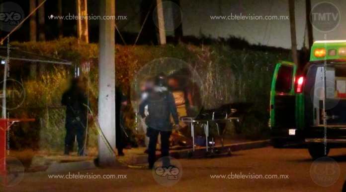 Disparan contra un hombre y su hijastro para robarles su motocicleta