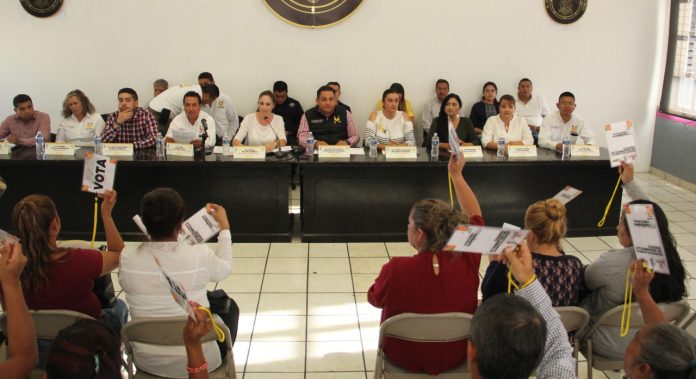 Anuncia Víctor Manríquez renovación de red de alumbrado público en el municipio