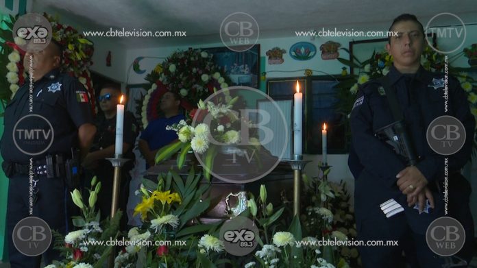 Bomberos y policías de Tarímbaro dan el pésame a familiares de compañeros caídos