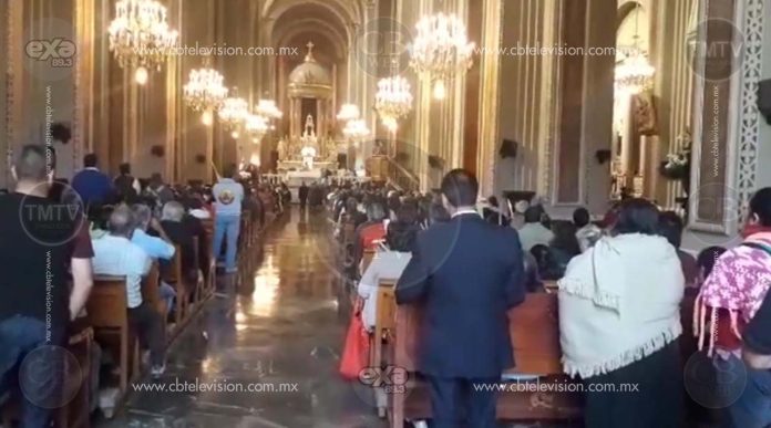 Cientos de personas acudieron este Domingo de Ramos en la capital michoacana