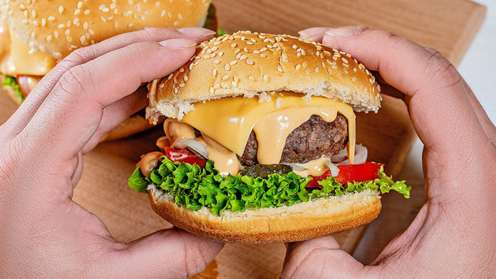 Carl’s Jr venderá una hamburguesa de cannabis