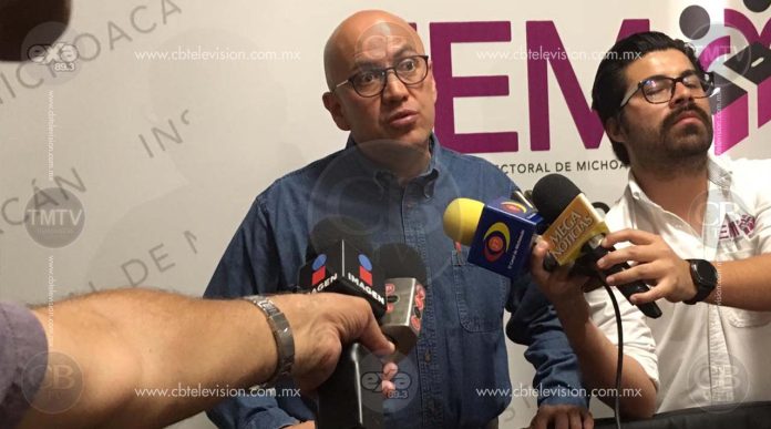 Comuneros de Sevina irrumpen en el IEM