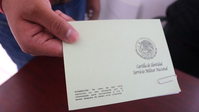 Continúa expedición de pre cartillas del Servicio Militar en Uruapan