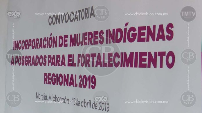 Descenso de inscripciones en becas de posgrado para mujeres indígenas