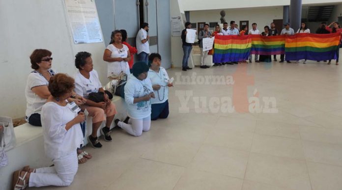 Rezan a Dios en Congreso de Yucatán para que no se apruebe matrimonio igualitario