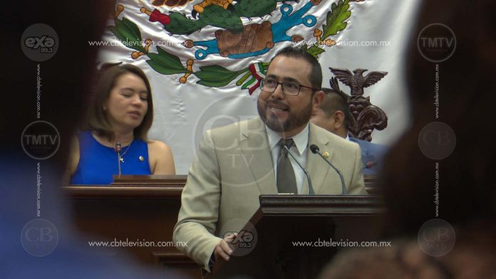 El diputado Humberto González a favor del mantenimiento del lago de Cuitzeo
