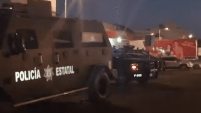 Catearon mercado de Puebla para encontrar droga y dieron con un par de piernas  