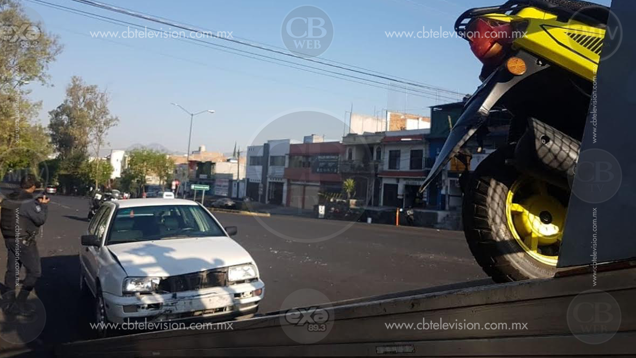 Adulto y niña heridos tras choque de auto contra moto en Morelia Adulto y niña heridos tras choque de auto contra moto en Morelia