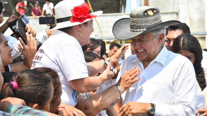 En Champotón, AMLO anuncia operativo para detener saqueo en selva de Campeche