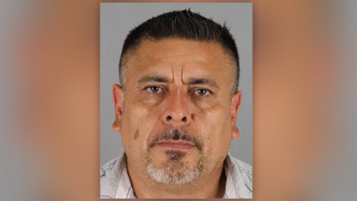 Sacerdote delata a hombre que le confesó haber abusado sexualmente de sus hijastras