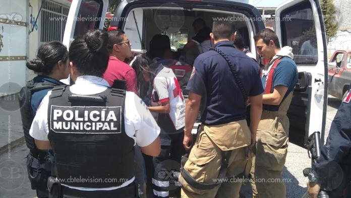Dos empleadas heridas en incendio en Abarrotes Azteca