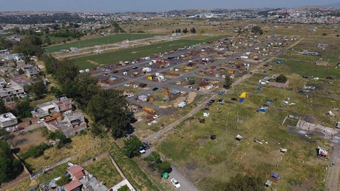 Ladrones se adueñan de terrenos en Morelia, gobierno se hace que la virgen le habla 