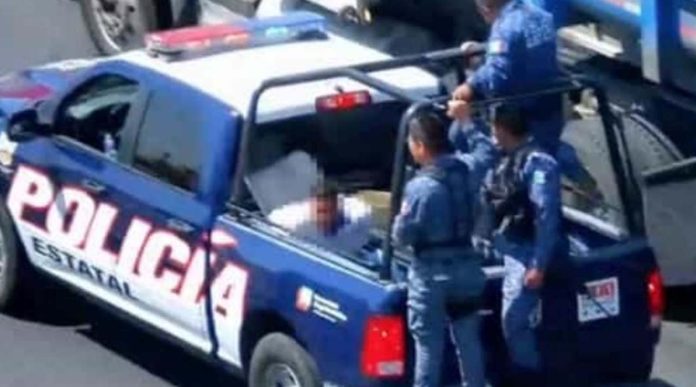 Detienen a policía huachicolero