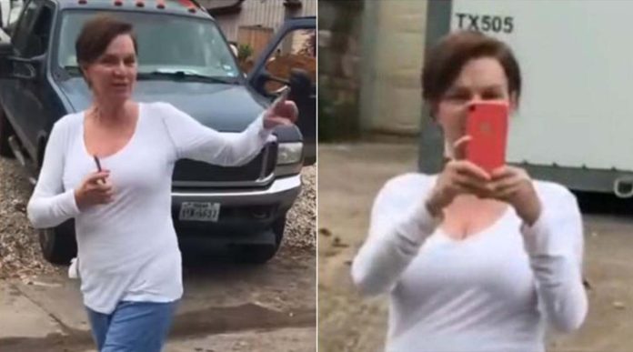 Estadounidense amenaza a vendedora de tacos con llamar a la policía si no se va de su vecindario