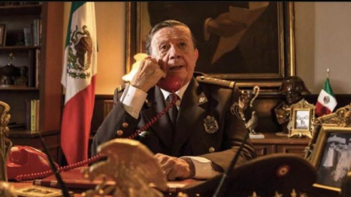 Operan a “Chabelo”, no pudo asistir a la presentación de su nueva película, eso se sabe de su salud