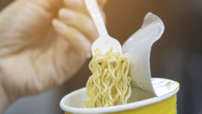 ALERTA: Estas son algunas enfermedades que podrían causar las sopas instantáneas 