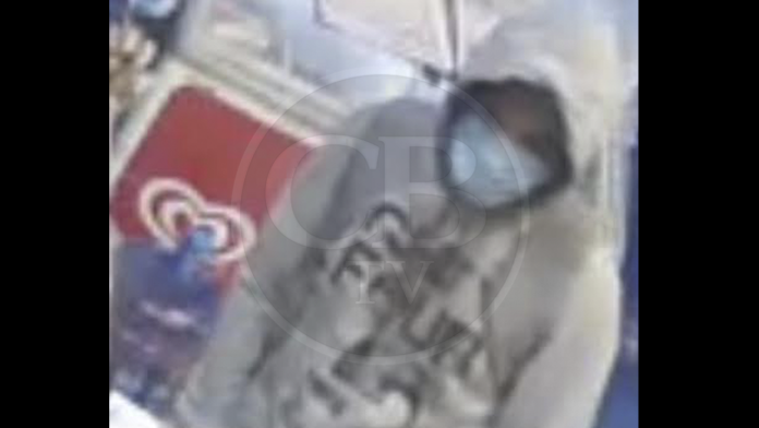 Delincuentes asaltan tienda en la zona sur de Morelia